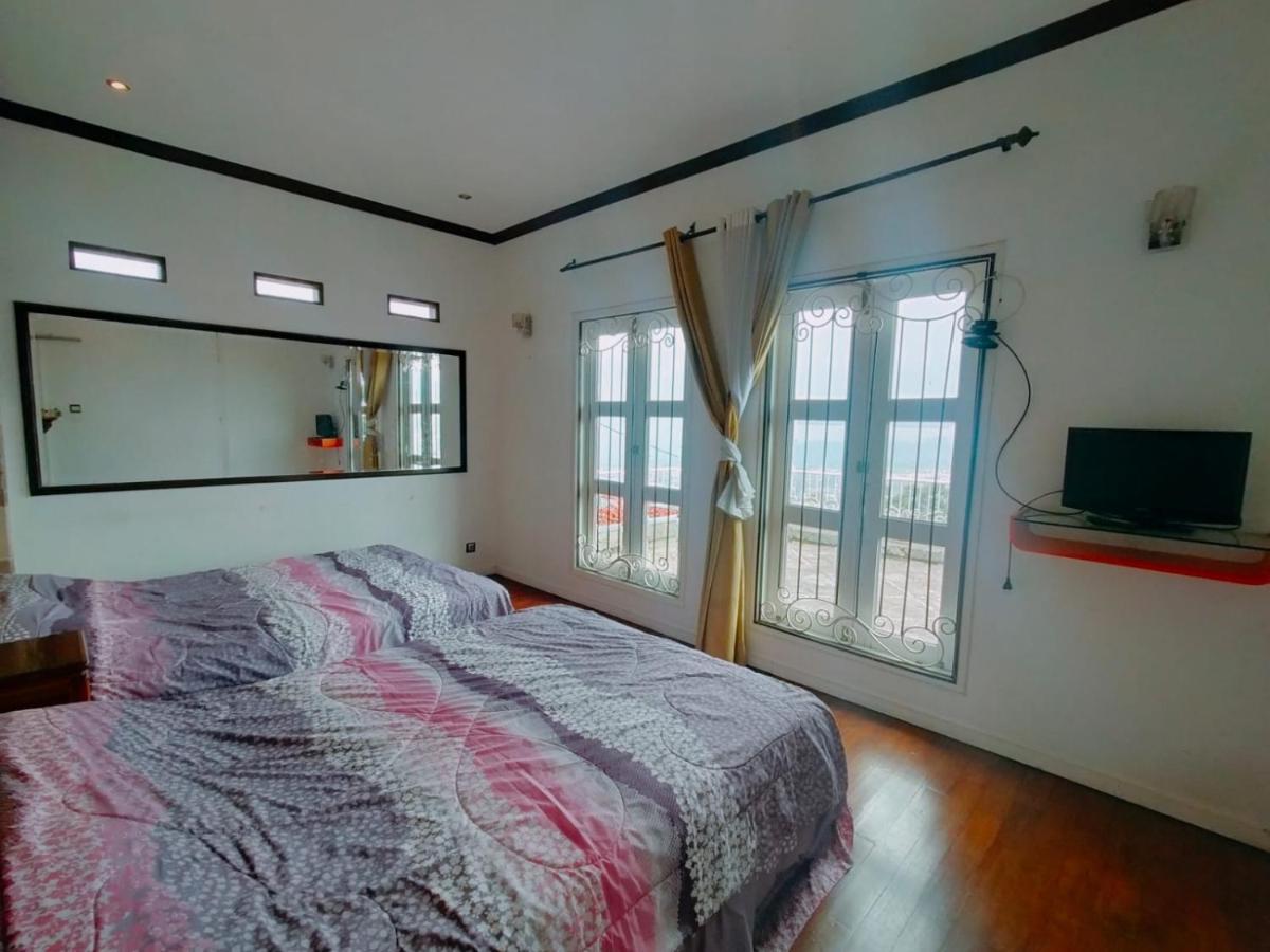 Villa Santika Puncak Pass Cimacan Exterior photo
