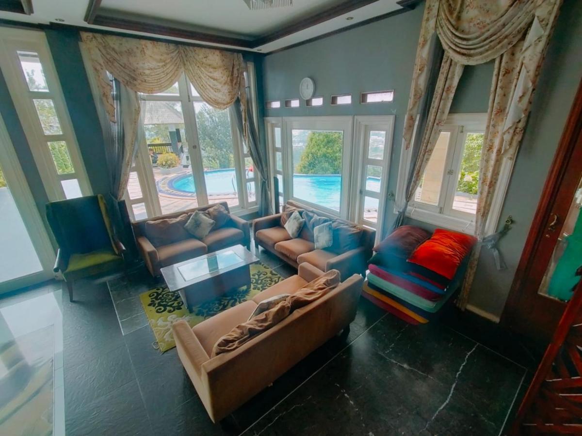Villa Santika Puncak Pass Cimacan Exterior photo