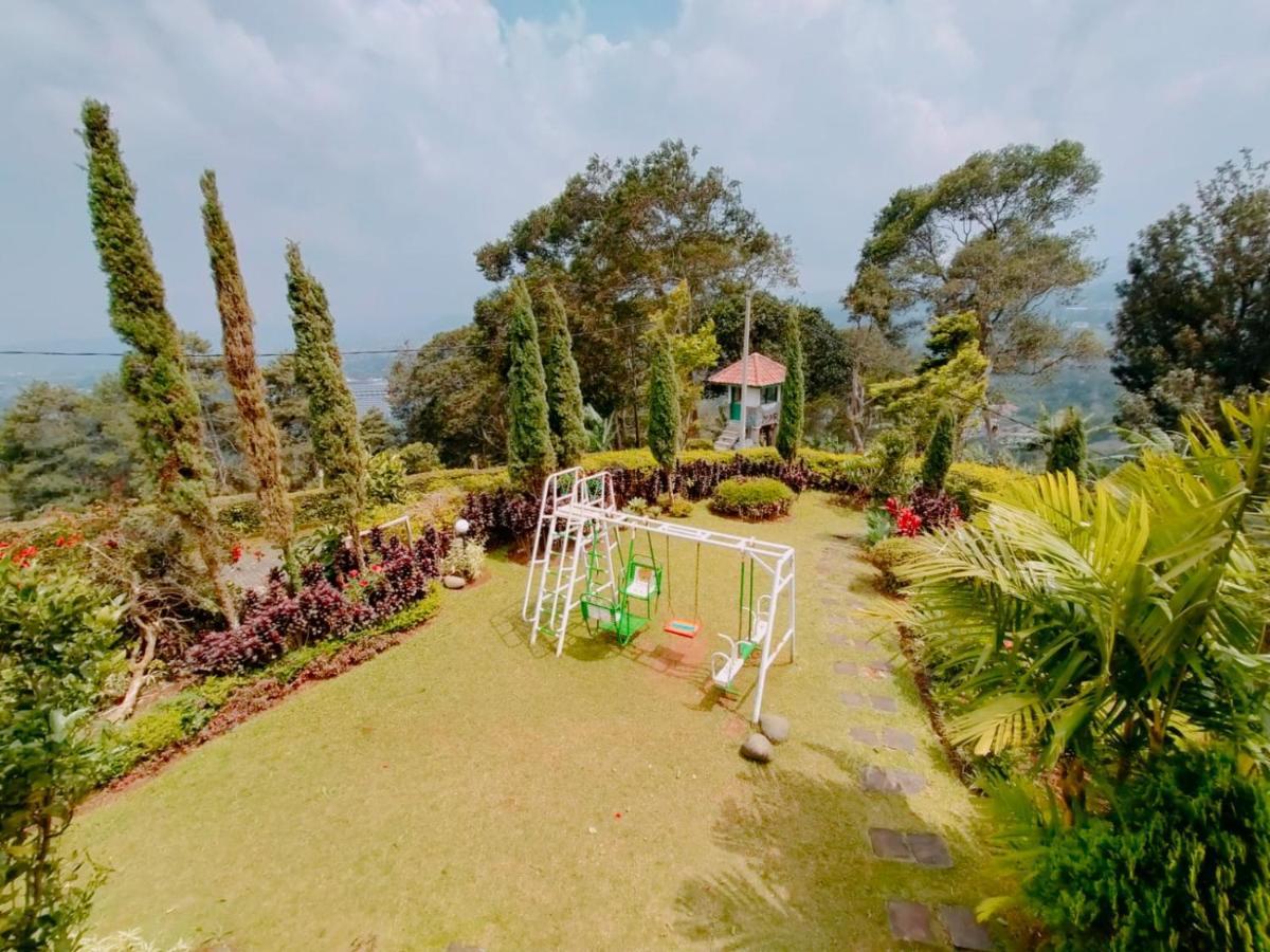 Villa Santika Puncak Pass Cimacan Exterior photo